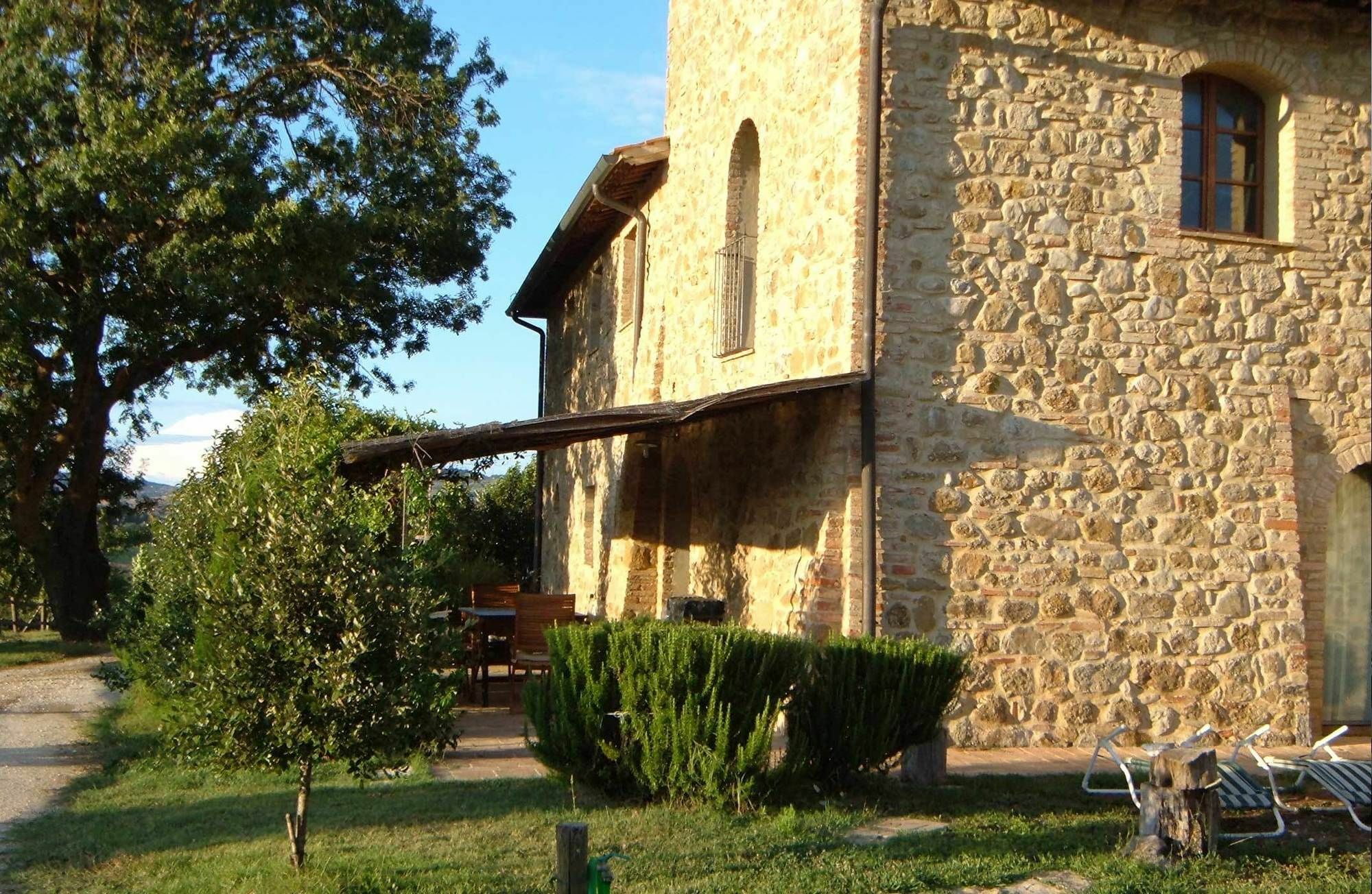 Casale Refoli Guest House Casole d'Elsa Luaran gambar